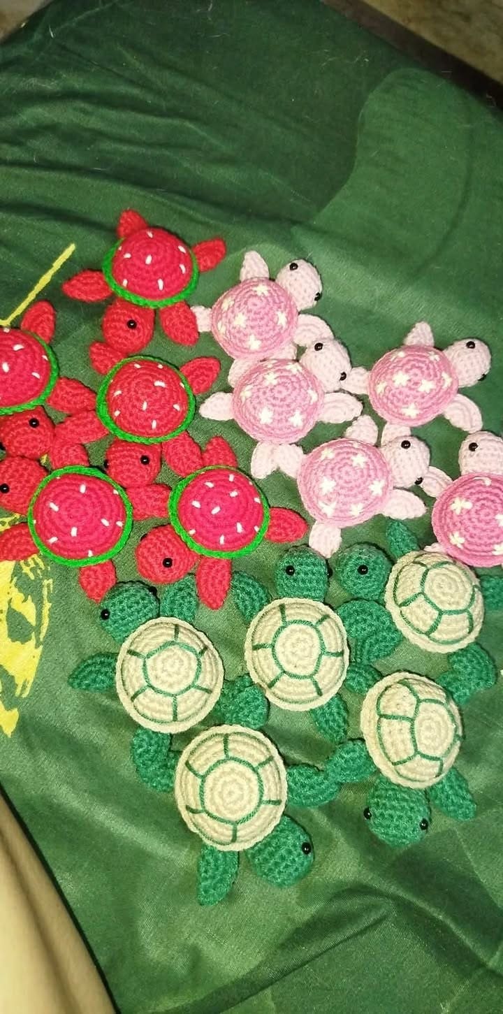 Posting these because I didnt had the chance to take photos of them — handmade crochet keychains by Faith