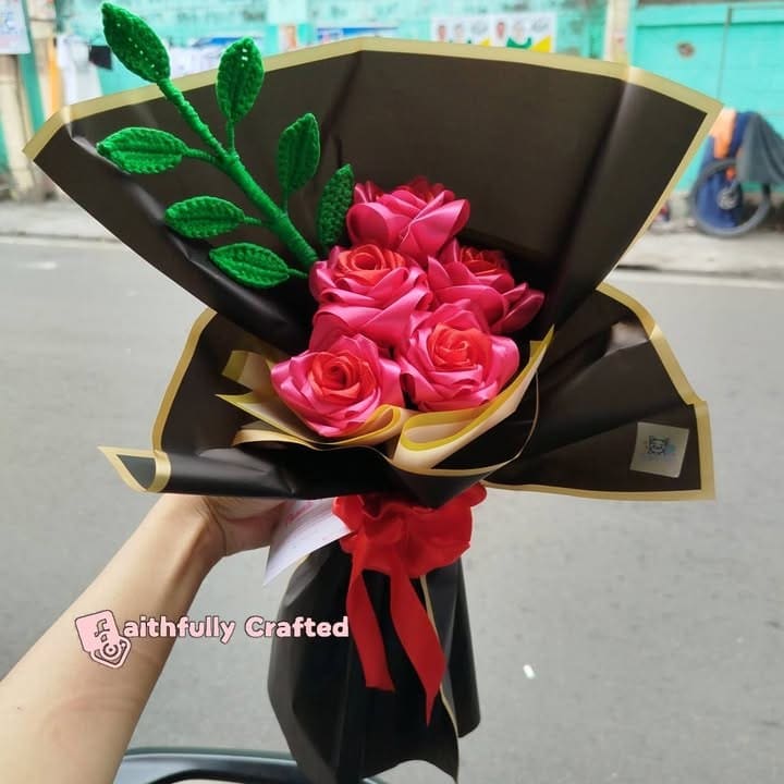You treat me like a rose~ — handmade crochet flowers by Faith