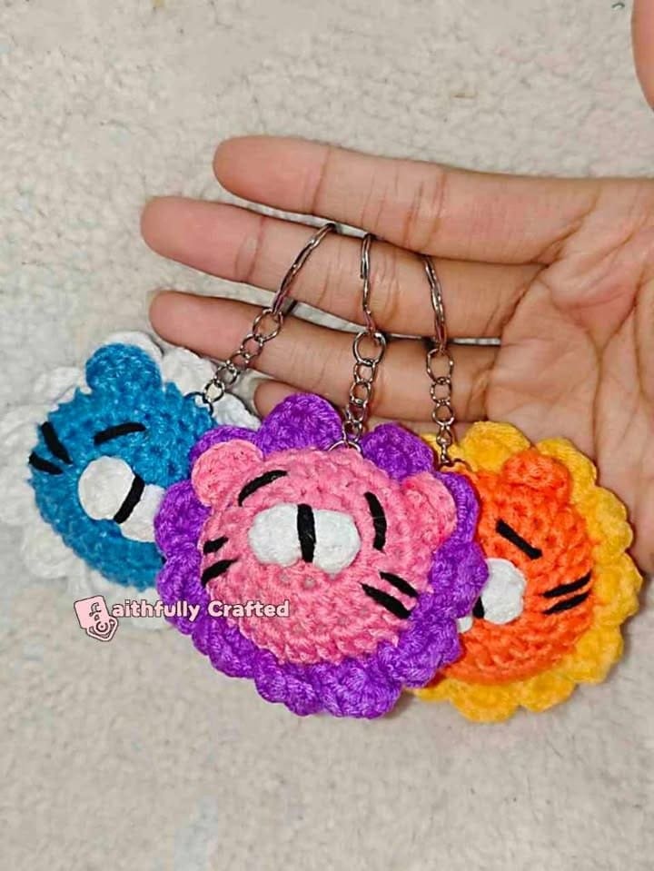 Roar on the go — handmade crochet keychains by Faith