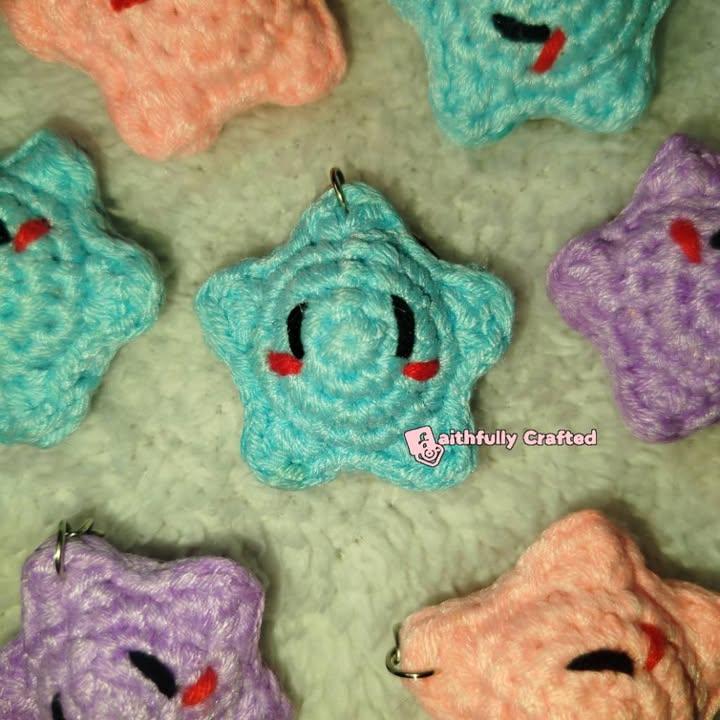 Star combo💙🩷💜

#FaithfullyCrafted #starseverywhereシ #fypシ゚viralシfypシ゚ #crochet #cute #keychain