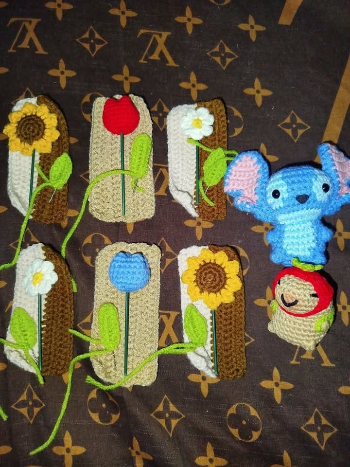 BTS: The last batch of our valentine promo — handmade crochet gifts by Faith