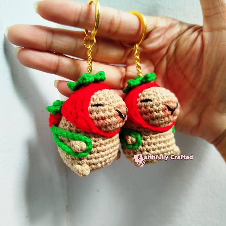 Capybara double the trouble. Twinsies! 🍓❤️

#FaithfullyCrafted #fypシ゚viralシfypシ゚ #capybara #twins #crochet